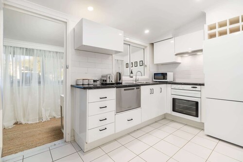 Comfortable & Cosy Getaway close to Town, Sleeps 4