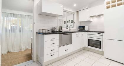 Comfortable & Cosy Getaway close to Town, Sleeps 4