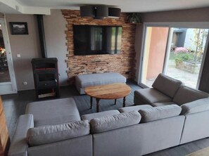 Smart TV, books - Maison 150 m2 Proche mer (Lampaul-Plouarzel)