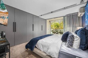 2 Schlafzimmer, Schreibtisch, Bügeleisen/Bügelbrett, WLAN