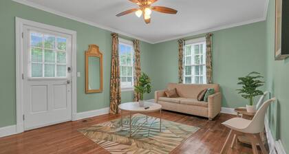 Cozy Green Haven, 1BR Flat Minutes from Downtown