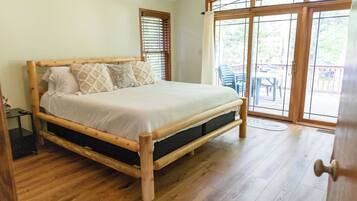 4 bedrooms, in-room safe, desk, free WiFi