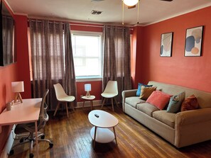 Smart TV, fireplace - Work & Leisure Oasis, 1BR Flat Close to Amenities (Montgomery)