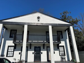 Exterior - Work & Leisure Oasis, 1BR Flat Close to Amenities (Montgomery)