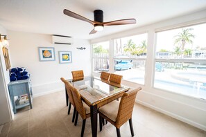 Dining - Waterfront w/pool and hot tub (Key Colony Beach)