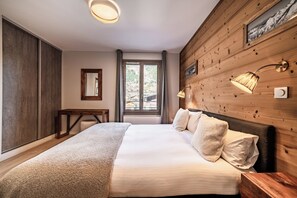 3 chambres, fer et planche à repasser, accès Internet, draps fournis