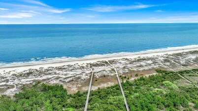 Stylish Top-Floor Gulf View Condo | Private Balcony & Beach Access