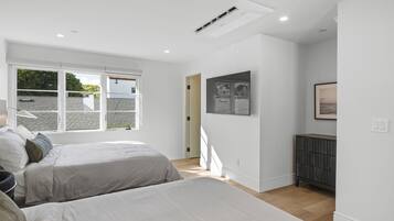 Desk, iron/ironing board, travel crib, WiFi