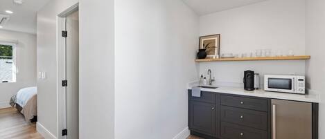 Desk, iron/ironing board, travel crib, WiFi