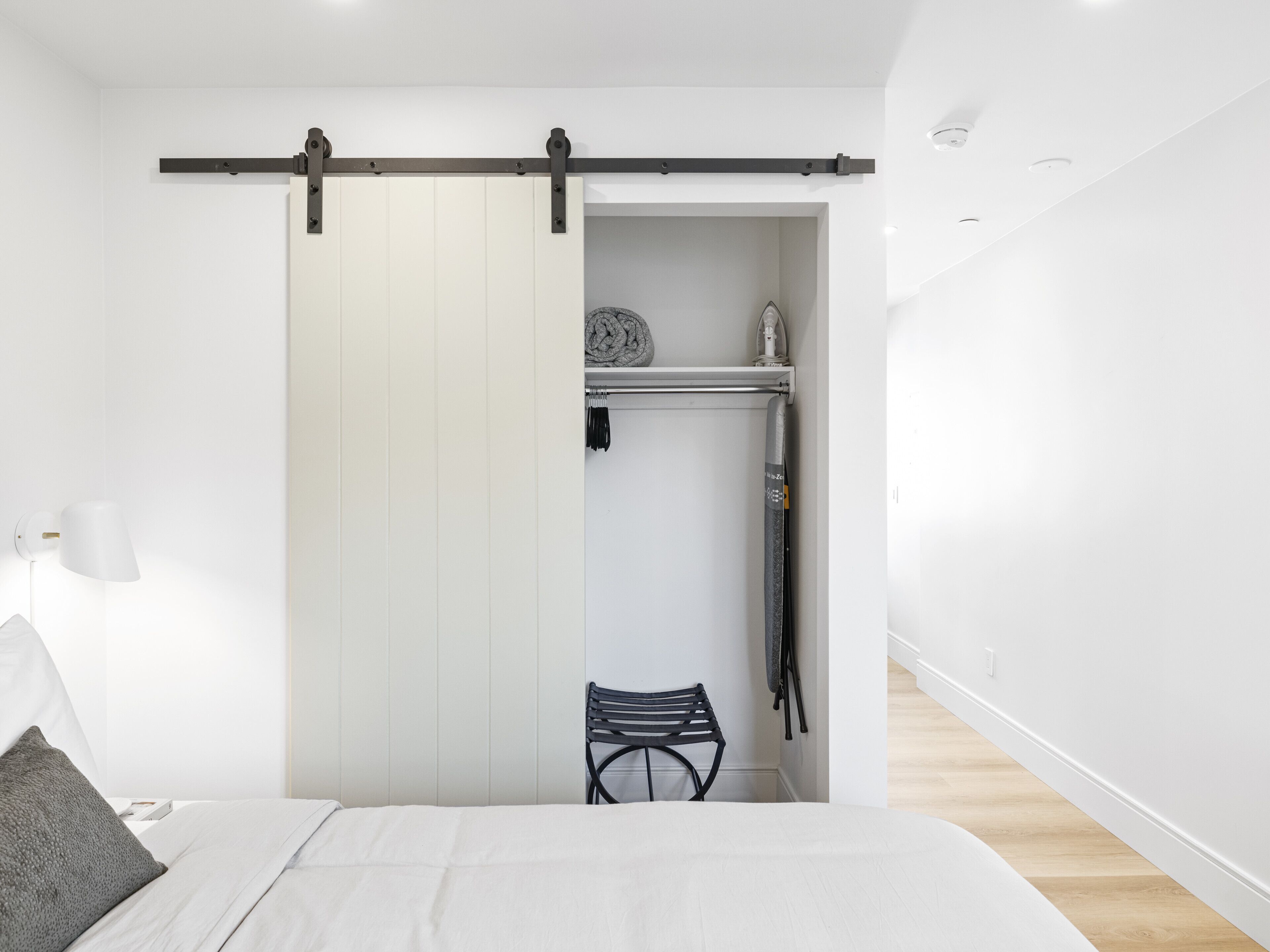 Skrivebord, strygejern/strygebræt, weekendseng, Wi-Fi