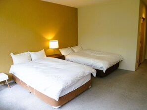 Free WiFi, bed sheets - KITAKARUIZAWA Golden Forest Hotel  (Naganohara)