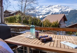 Outdoor dining - Chalet Sole - Alpine Apartment (Wengen)