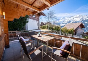 Outdoor dining - Chalet Sole - Alpine Apartment (Wengen)