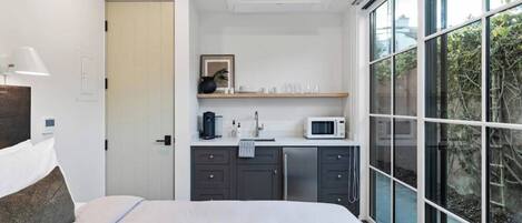 Strykejern/-brett, reiseseng for barn, wi-fi og sengetøy