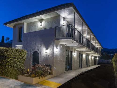 Casa Jardin Unit 6-Boutique Suite in Downtown Santa Barbara