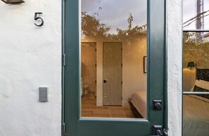 Exterior detail - Casa Jardin Unit 5-Boutique Suite in Downtown Santa Barbara (Santa Barbara)
