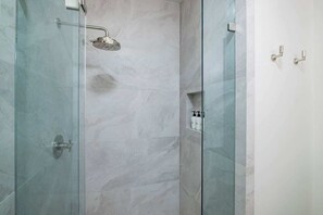 Ympäristöystävälliset hygieniatuotteet, hiustenkuivaaja, pyyhkeet