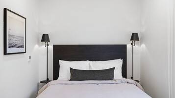 Skrivebord, weekendseng, Wi-Fi, sengetøj