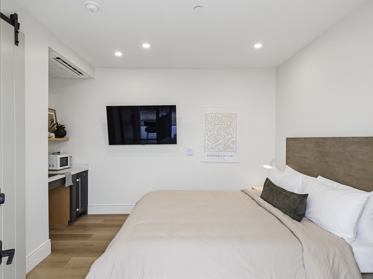 Casa Jardin Unit 3-Boutique Suite in Downtown Santa Barbara