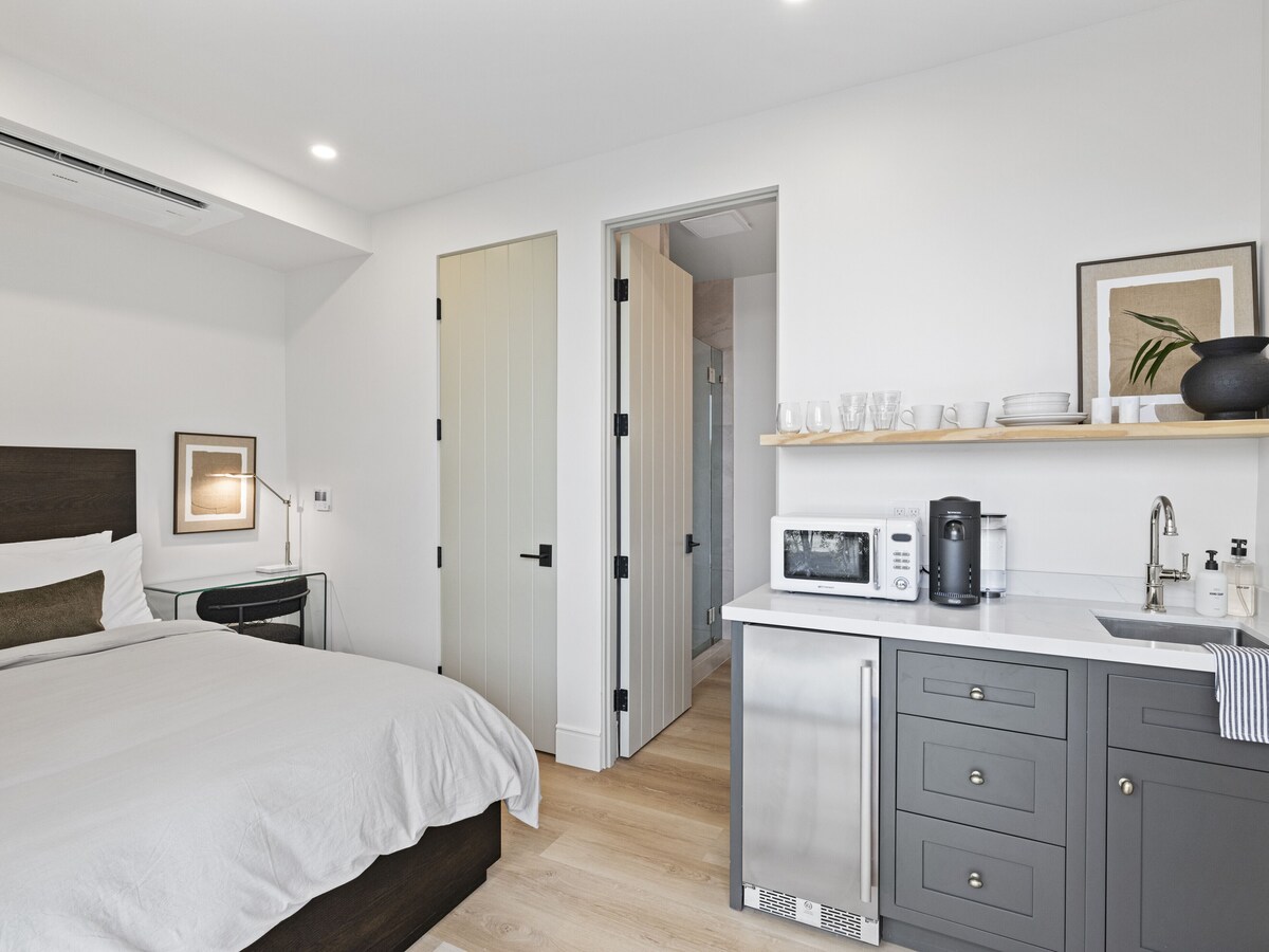 Casa Jardin Unit 2-Boutique Suite in Downtown Santa Barbara