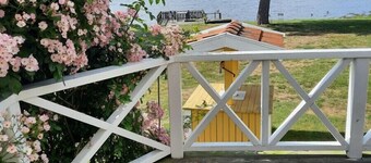 Semesterhus med strandtomt på Sturkö