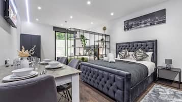 1 soverom, strykejern/-brett, wi-fi og sengetøy