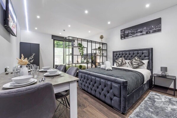 1 soverom, strykejern/-brett, wi-fi og sengetøy