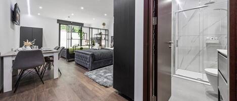 1 soverom, strykejern/-brett, wi-fi og sengetøy