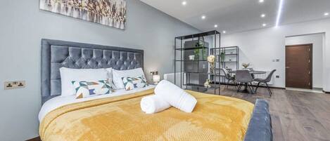 1 chambre, fer et planche à repasser, Wi-Fi, draps fournis