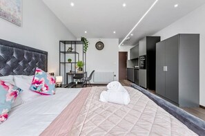 1 bedroom, iron/ironing board, WiFi, bed sheets