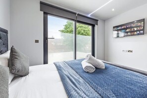 1 slaapkamer, een strijkplank/strijkijzer, wifi, beddengoed