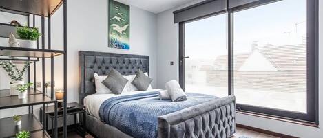 1 habitación, tabla de planchar con plancha, wifi y ropa de cama