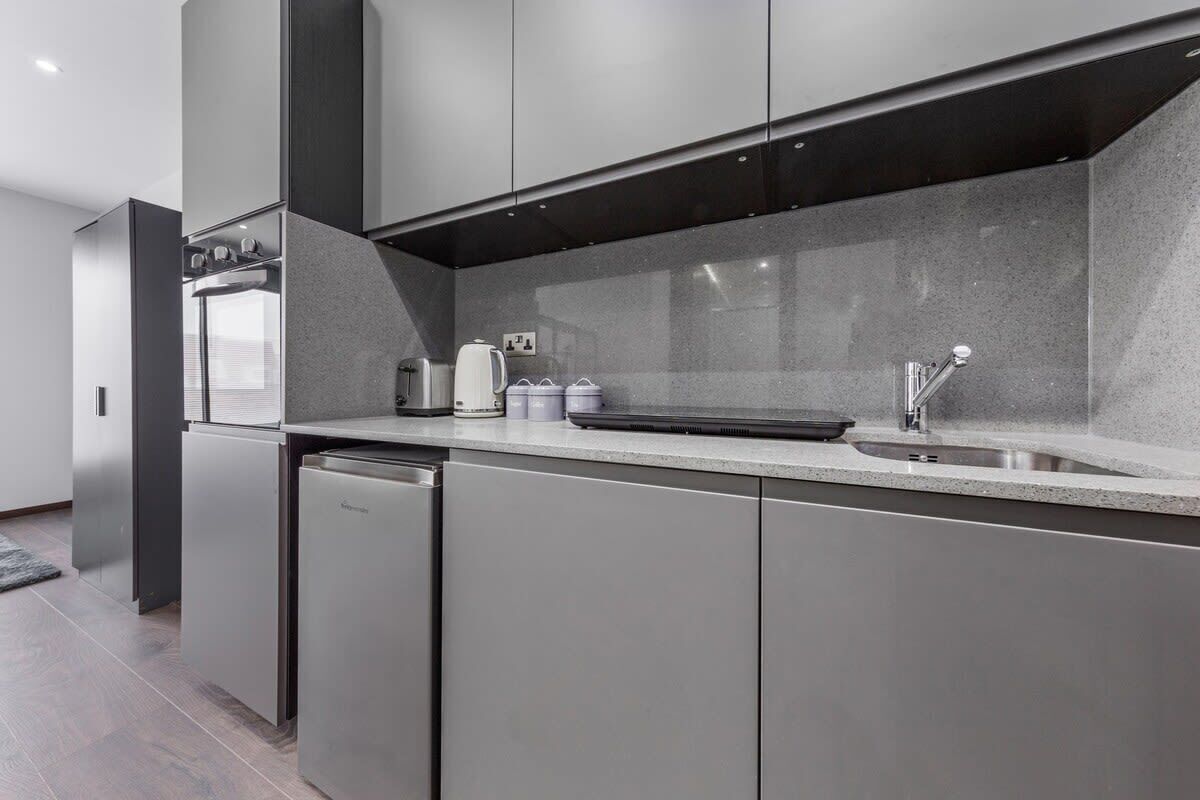 Refrigerador, microondas, horno, placa de cocina