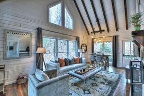 TV, fireplace - Picture Perfect | Free Night Offer! (Blue Ridge)