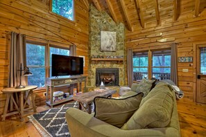 تلفزيون، مدفأة، مكتب