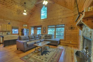 TV, fireplace - Woodland Escape | Free Night Offer! (Morganton)