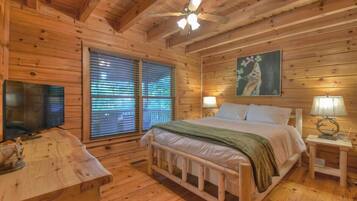 3 bedrooms, iron/ironing board, travel crib, WiFi