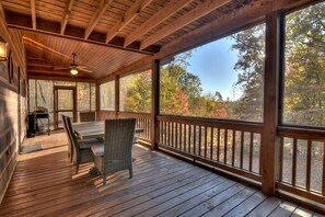 Outdoor dining - Spruced Up | Free Night Offer! (Mineral Bluff)