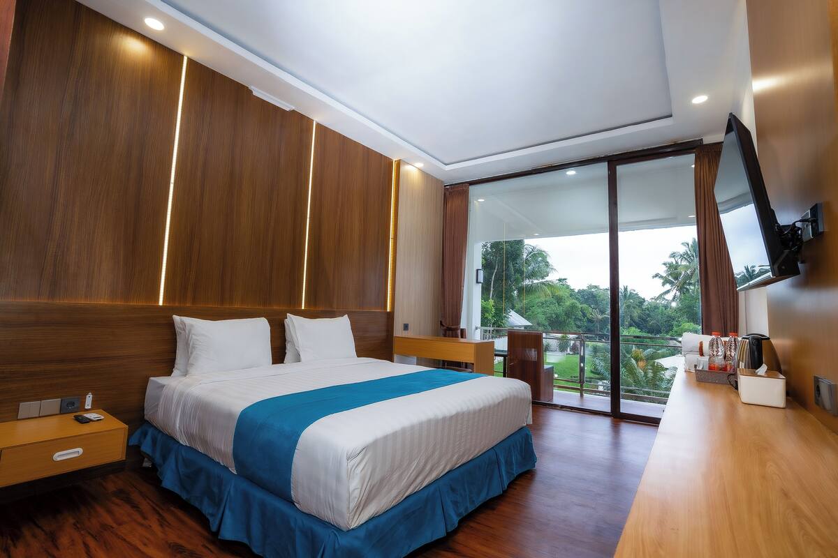 1 bedroom, premium bedding, Select Comfort beds, desk