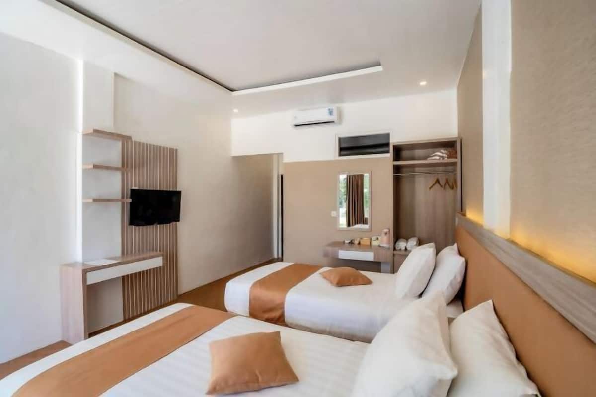 1 bedroom, premium bedding, Select Comfort beds, desk