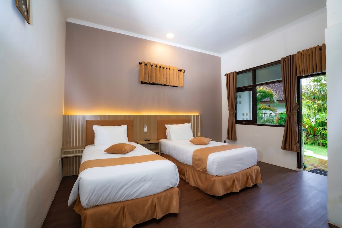1 bedroom, premium bedding, Select Comfort beds, desk