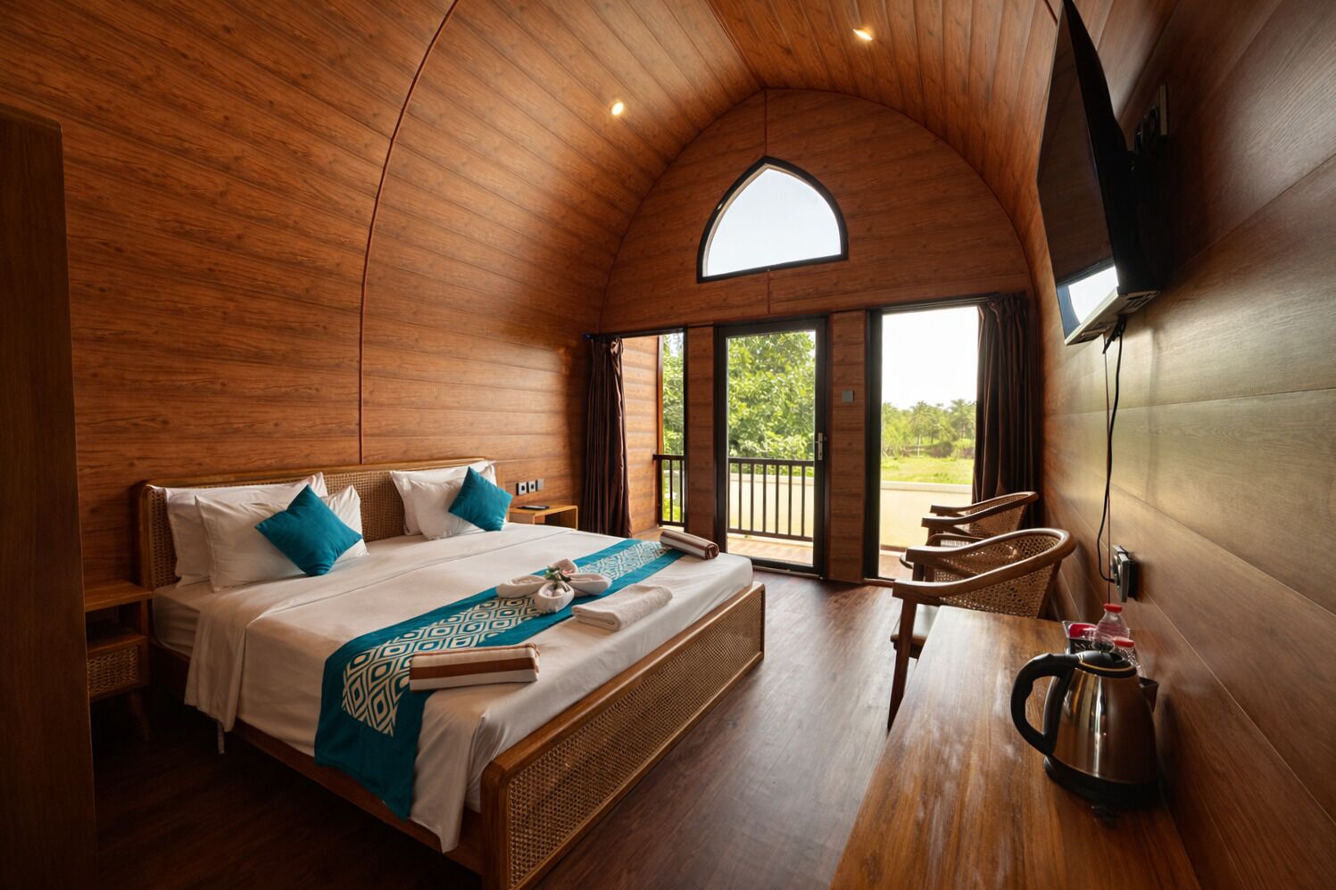 Ropa de cama de alta calidad, colchones Select Comfort y escritorio 