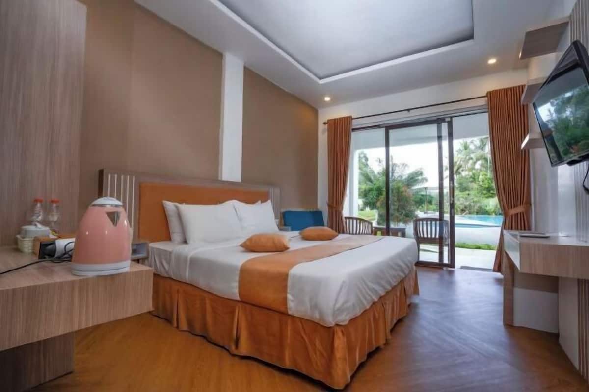 1 bedroom, premium bedding, Select Comfort beds, desk