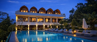 Nirvana Hotel Resort Tetebatu