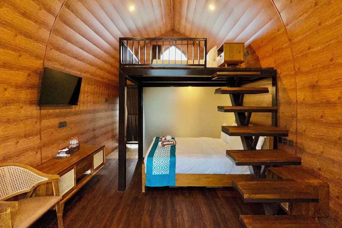 1 bedroom, premium bedding, Select Comfort beds, desk