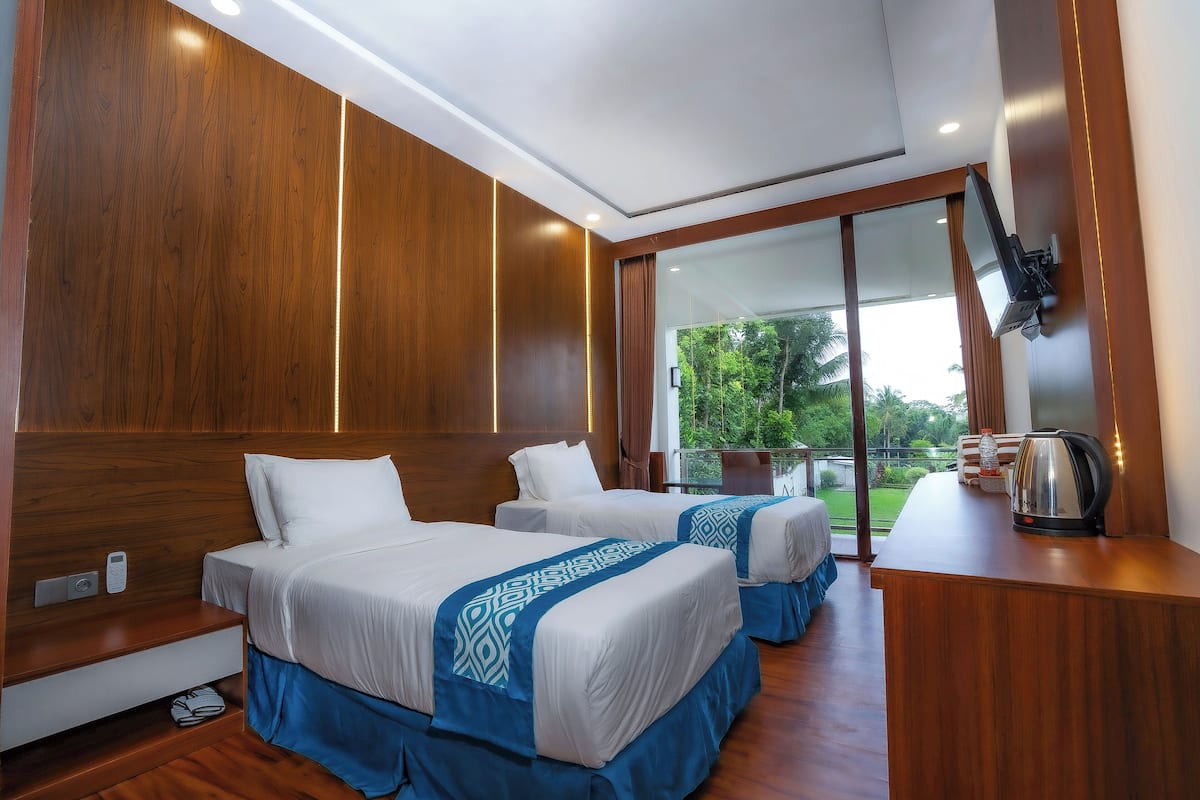 1 bedroom, premium bedding, Select Comfort beds, desk