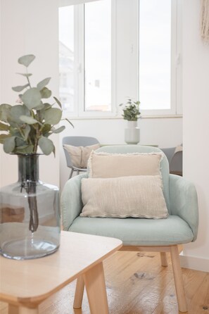 Loft | Living area - Liiiving in Porto-Secret Grove Mezzanine (Porto)