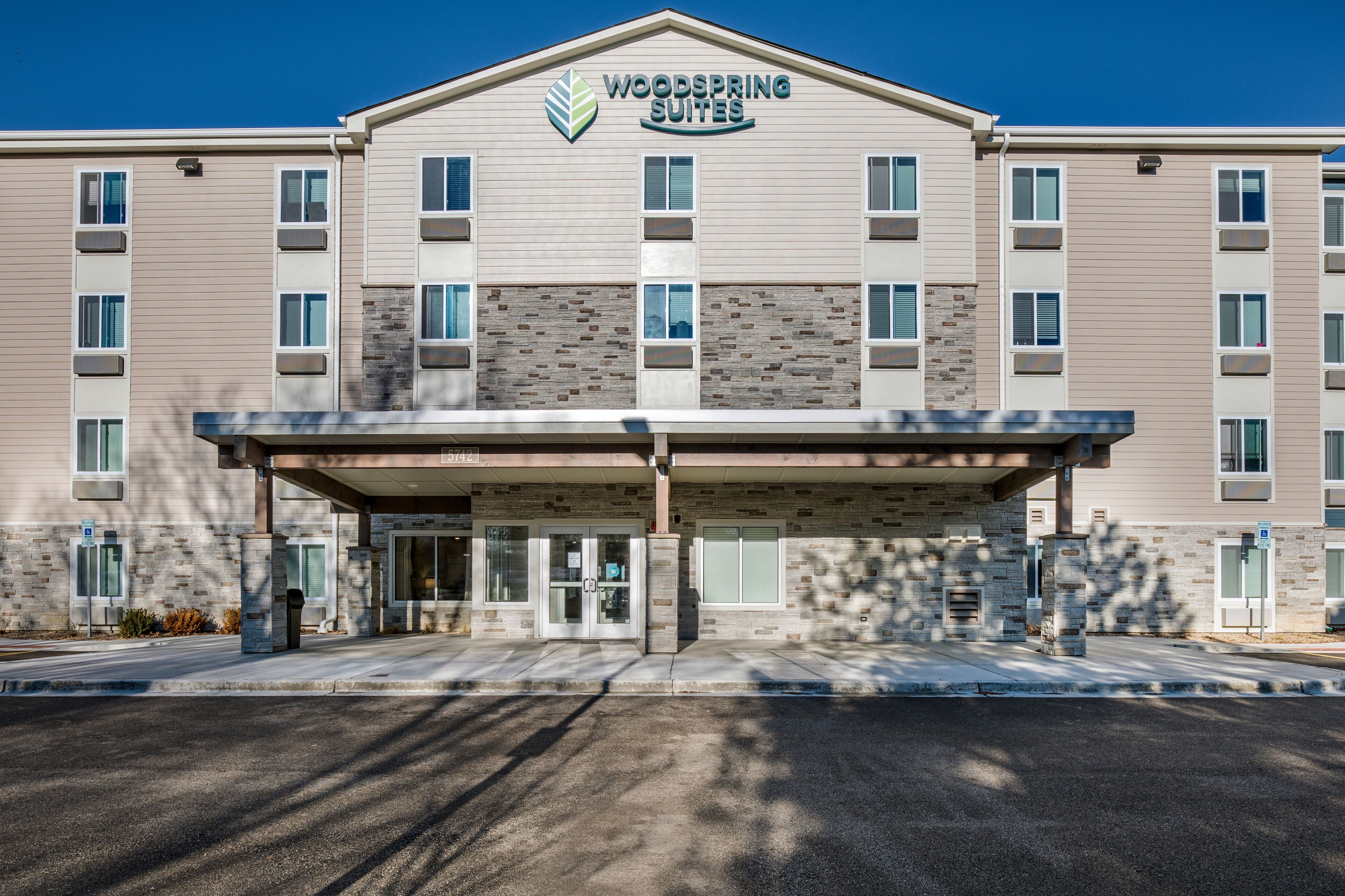 Photo - WoodSpring Suites Libertyville - Chicago