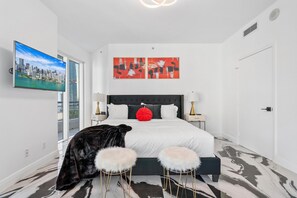 2 dormitoris, escriptori, planxa i posts de planxar i wifi 