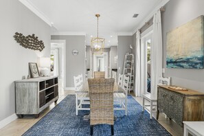 Casa, 5 quartos, piscina particular | Opções para refeição no quarto